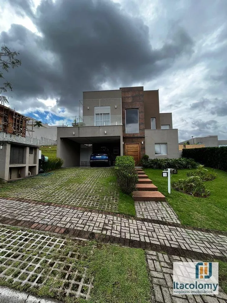 Casa de Condomínio à venda com 3 quartos, 230m² - Foto 2