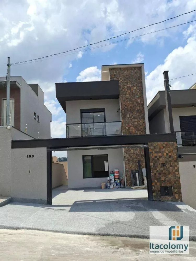 Casa à venda com 3 quartos, 200m² - Foto 1