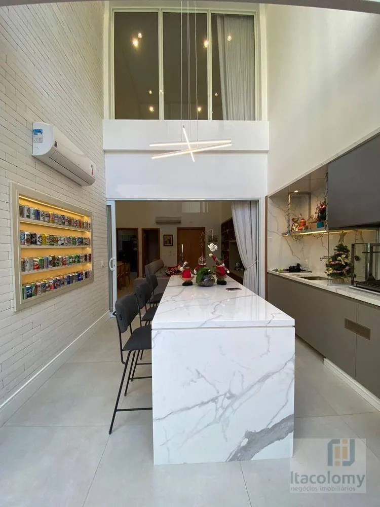 Apartamento, 4 quartos, 240 m² - Foto 1