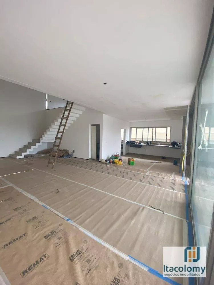 Casa de Condomínio à venda com 4 quartos, 367m² - Foto 1