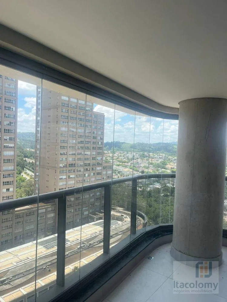Apartamento, 3 quartos, 244 m² - Foto 1