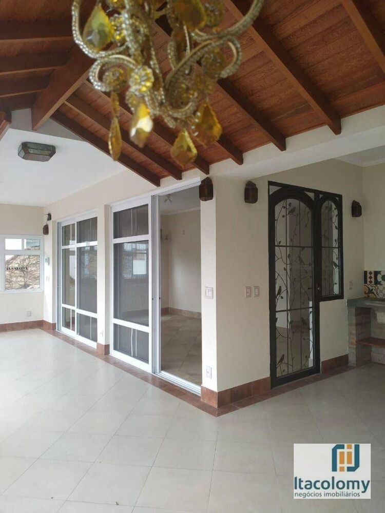 Casa de Condomínio para alugar com 4 quartos, 320m² - Foto 2