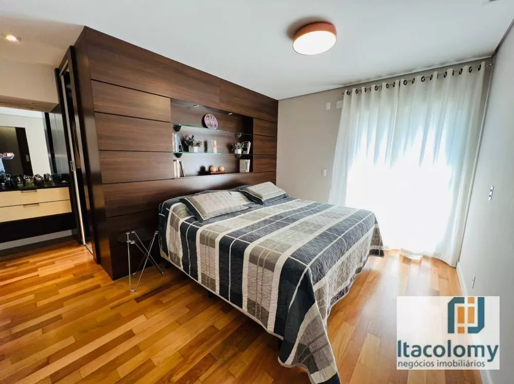 Apartamento à venda com 3 quartos, 240m² - Foto 3