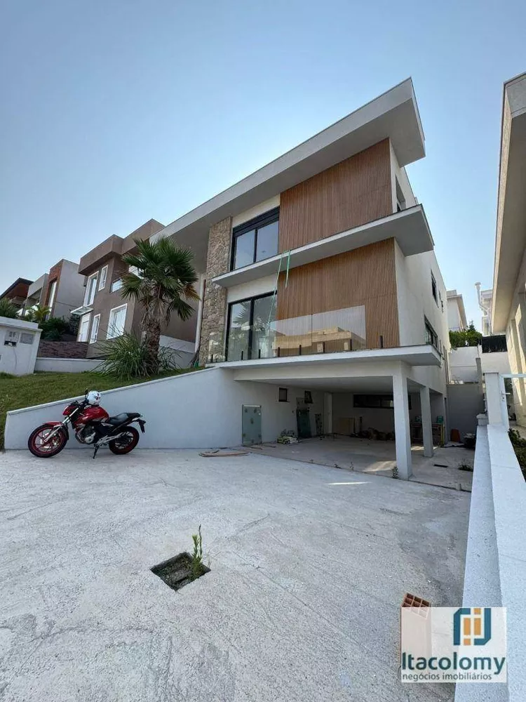 Casa de Condomínio à venda com 4 quartos, 420m² - Foto 2