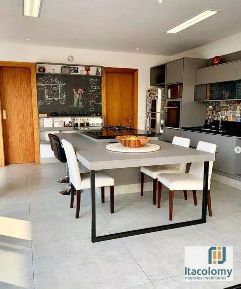 Casa de Condomínio à venda com 5 quartos, 336m² - Foto 4