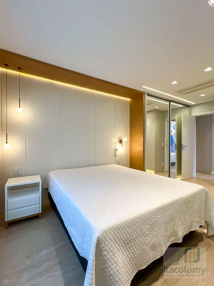 Apartamento, 3 quartos, 192 m² - Foto 1