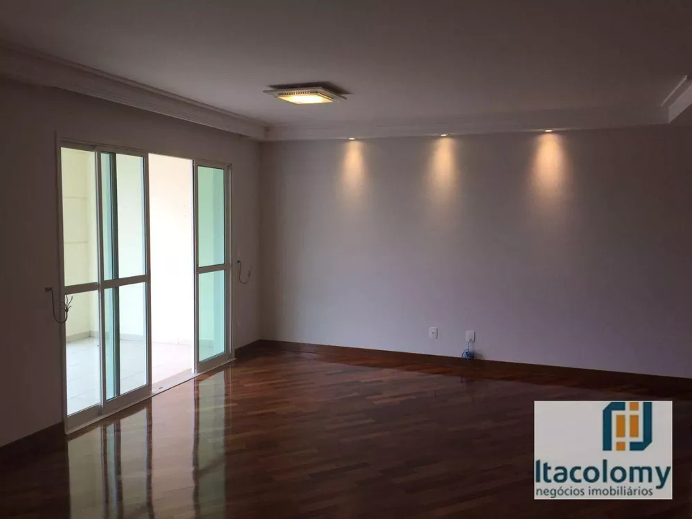 Apartamento à venda com 3 quartos, 133m² - Foto 2