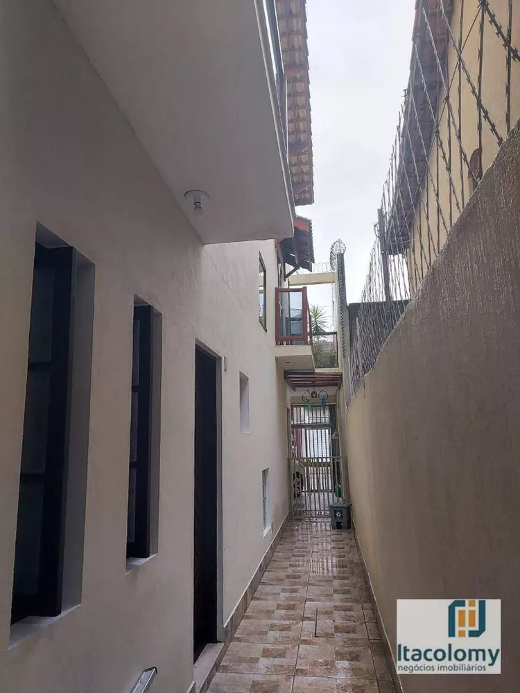 Casa à venda com 4 quartos, 200m² - Foto 11