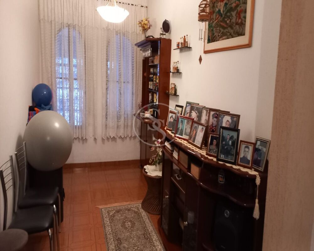 Sobrado à venda com 4 quartos, 226m² - Foto 2