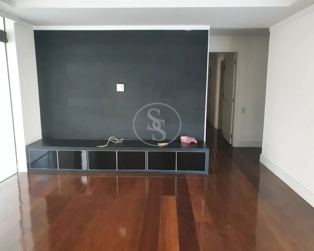 Apartamento à venda com 4 quartos, 228m² - Foto 2