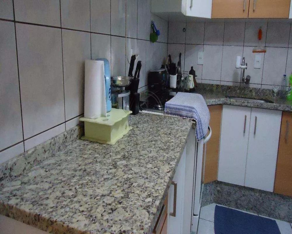 Apartamento à venda com 2 quartos, 65m² - Foto 4