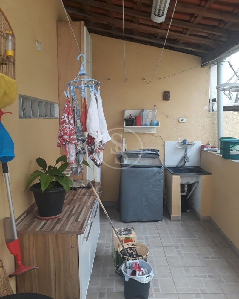 Casa à venda com 2 quartos, 125m² - Foto 4
