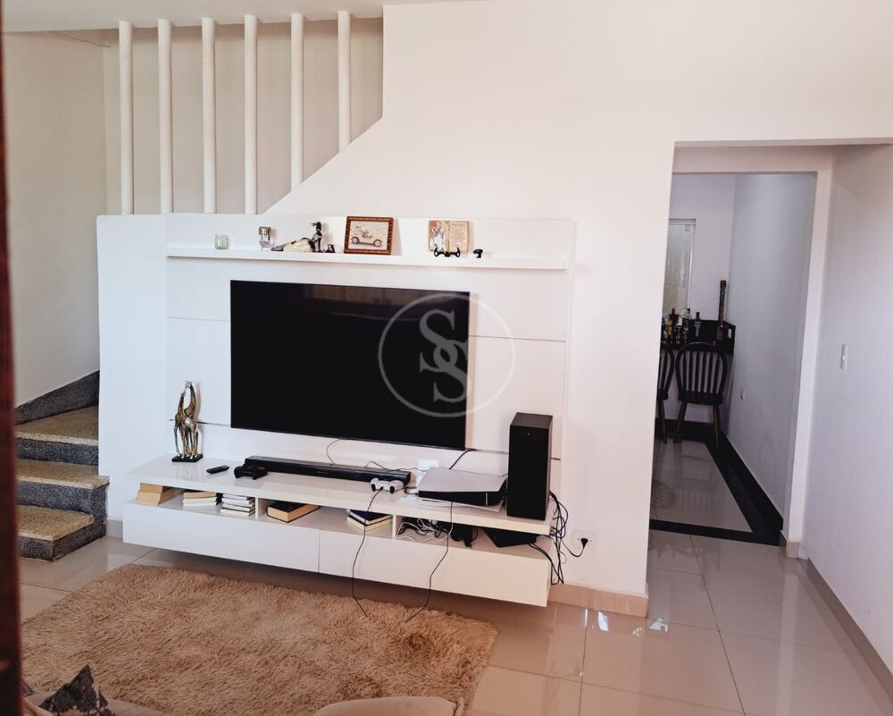 Sobrado à venda com 2 quartos, 121m² - Foto 2