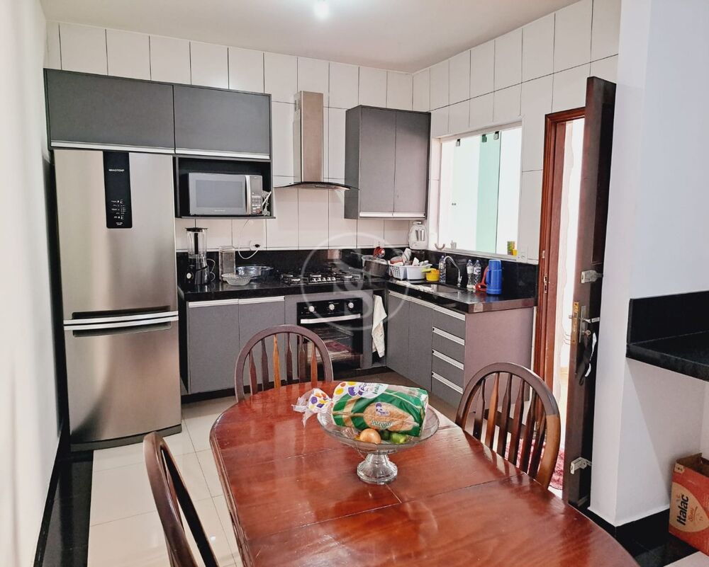 Sobrado à venda com 2 quartos, 121m² - Foto 4