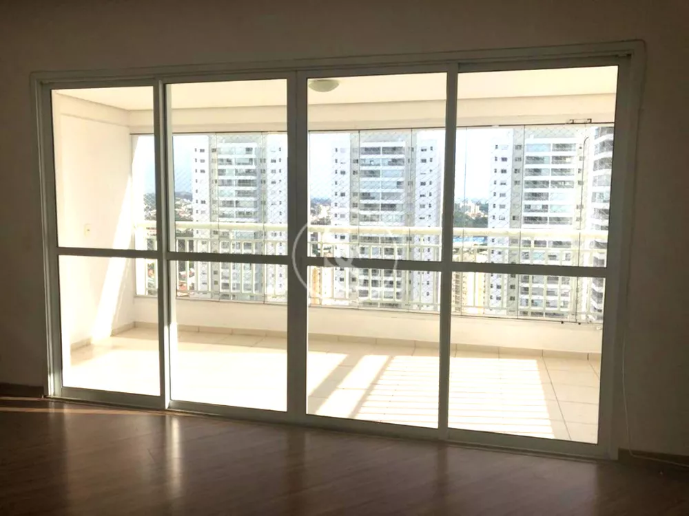 Apartamento à venda com 3 quartos, 107m² - Foto 2