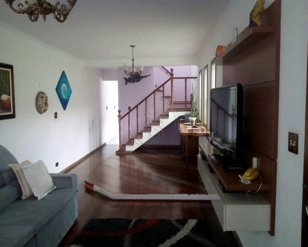 Sobrado à venda com 3 quartos, 209m² - Foto 1