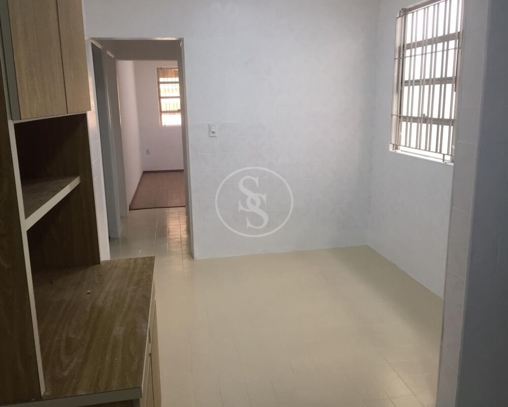 Casa à venda com 2 quartos, 190m² - Foto 3