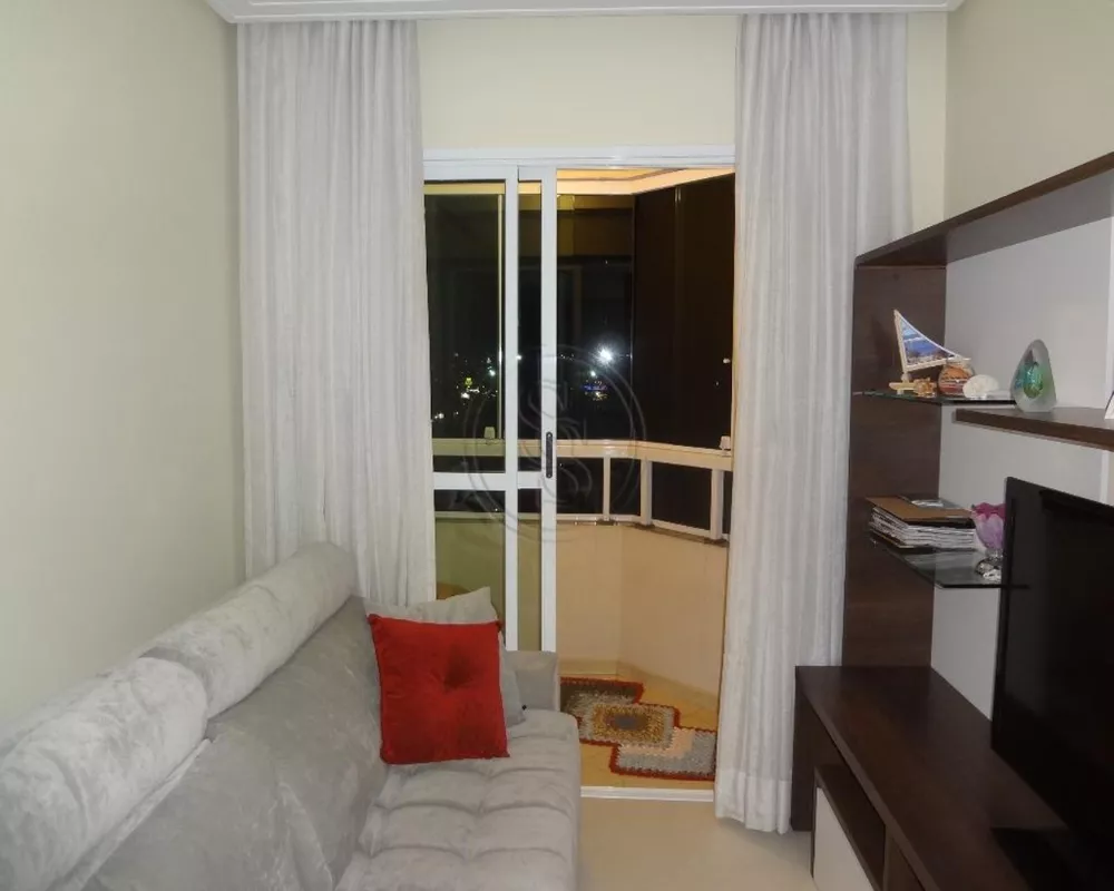 Apartamento à venda com 2 quartos, 75m² - Foto 1