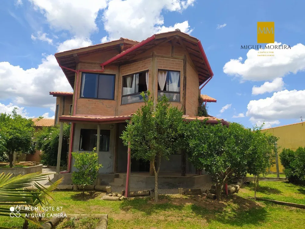 Sobrado, 3 quartos, 272 m² - Foto 1