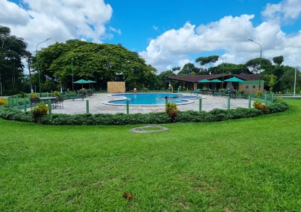 Casa, 4 quartos, 215 m² - Foto 2