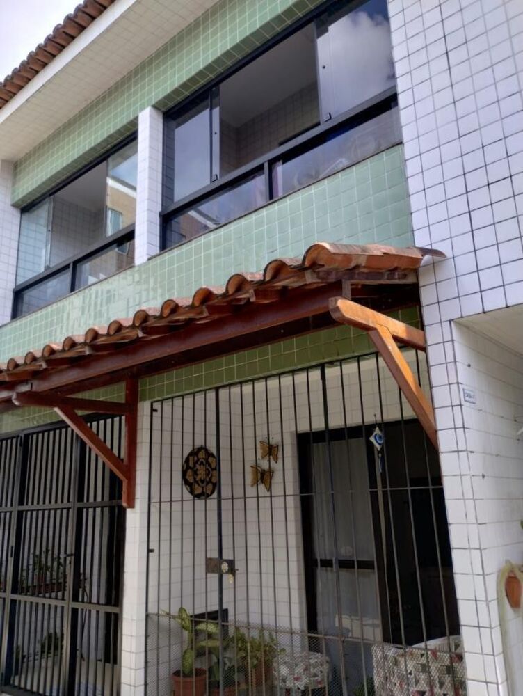 Casa à venda com 3 quartos, 78m² - Foto 1
