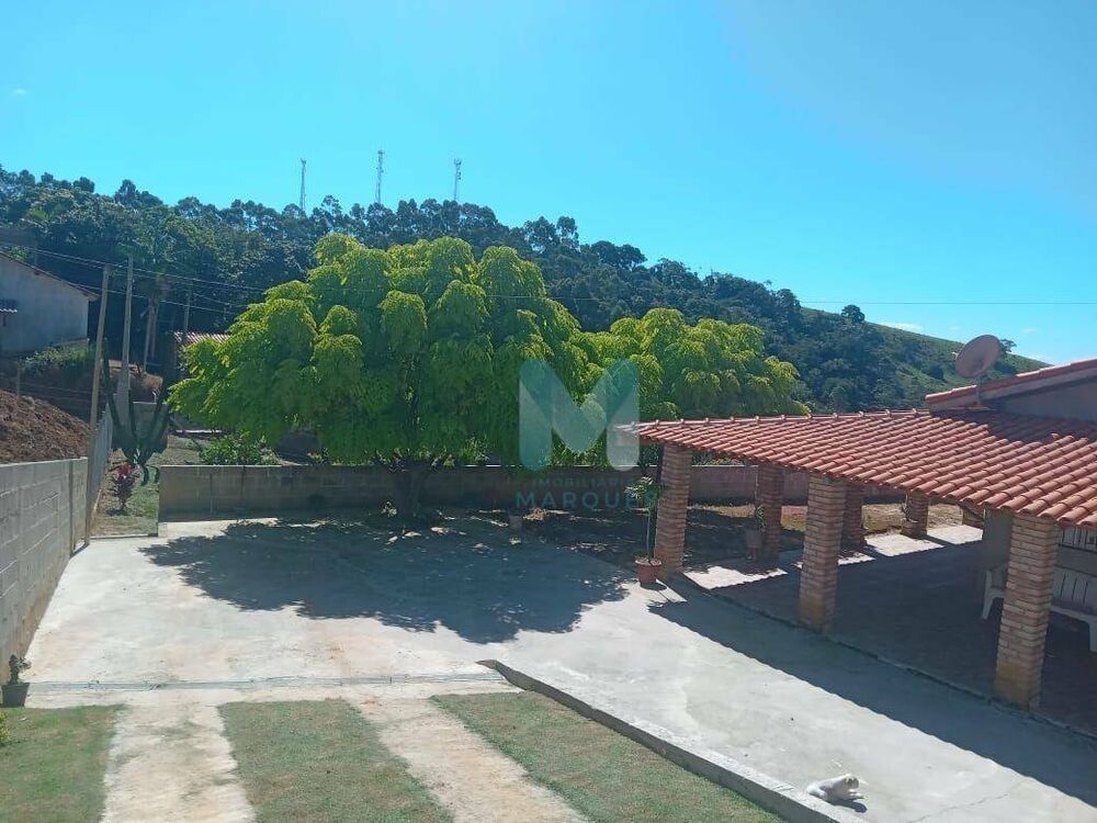 Chácara à venda com 3 quartos, 237m² - Foto 1