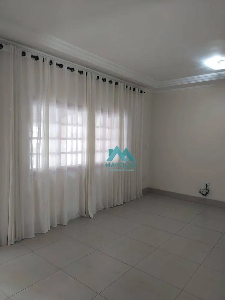 Sobrado, 3 quartos, 210 m² - Foto 1