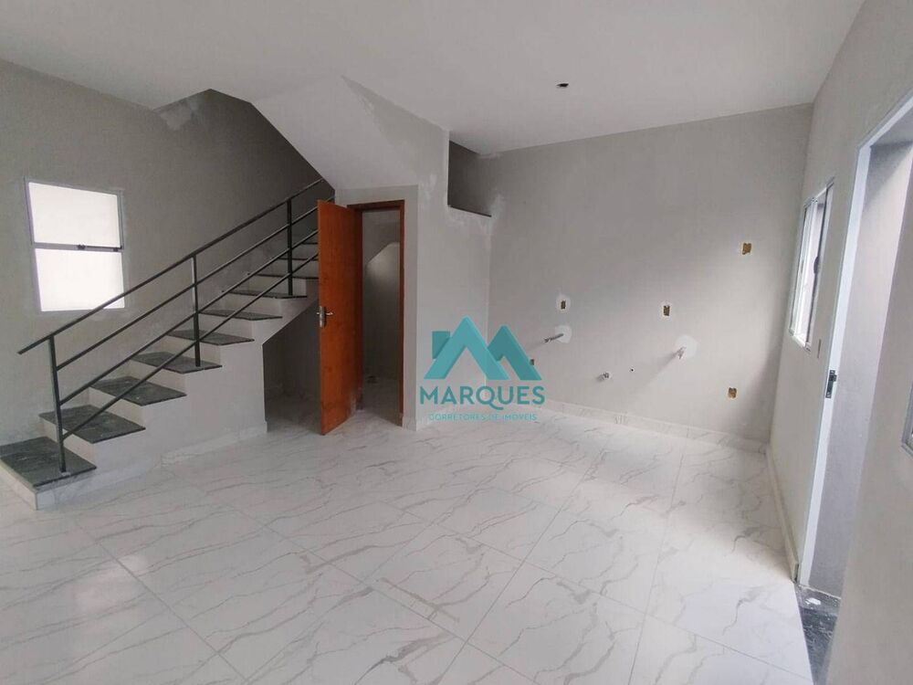 Sobrado à venda com 2 quartos, 62m² - Foto 1