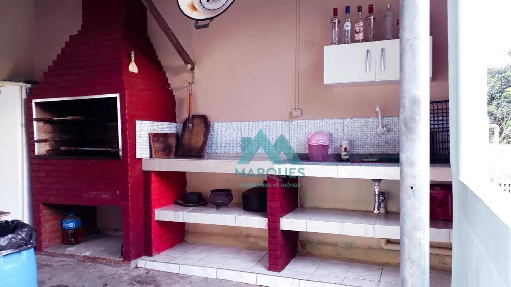 Chácara, 3 quartos, 1800 m² - Foto 1