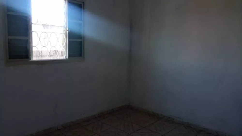 Casa à venda com 2 quartos, 80m² - Foto 4