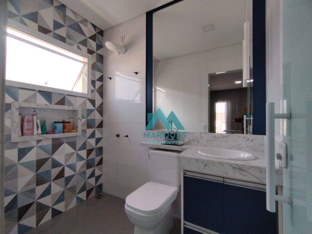 Sobrado à venda com 3 quartos, 430m² - Foto 1