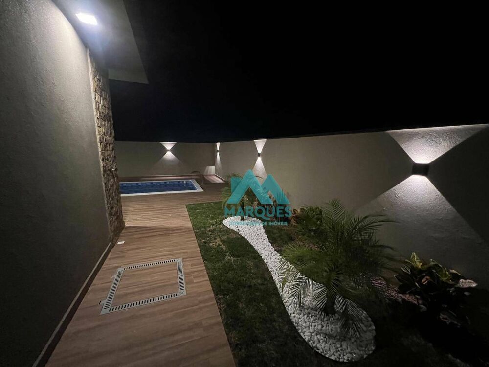 Casa à venda com 3 quartos, 190m² - Foto 2