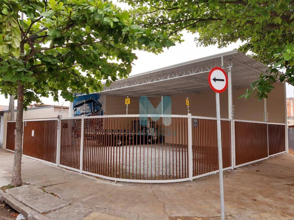Box-Garagem, 225 m² - Foto 1