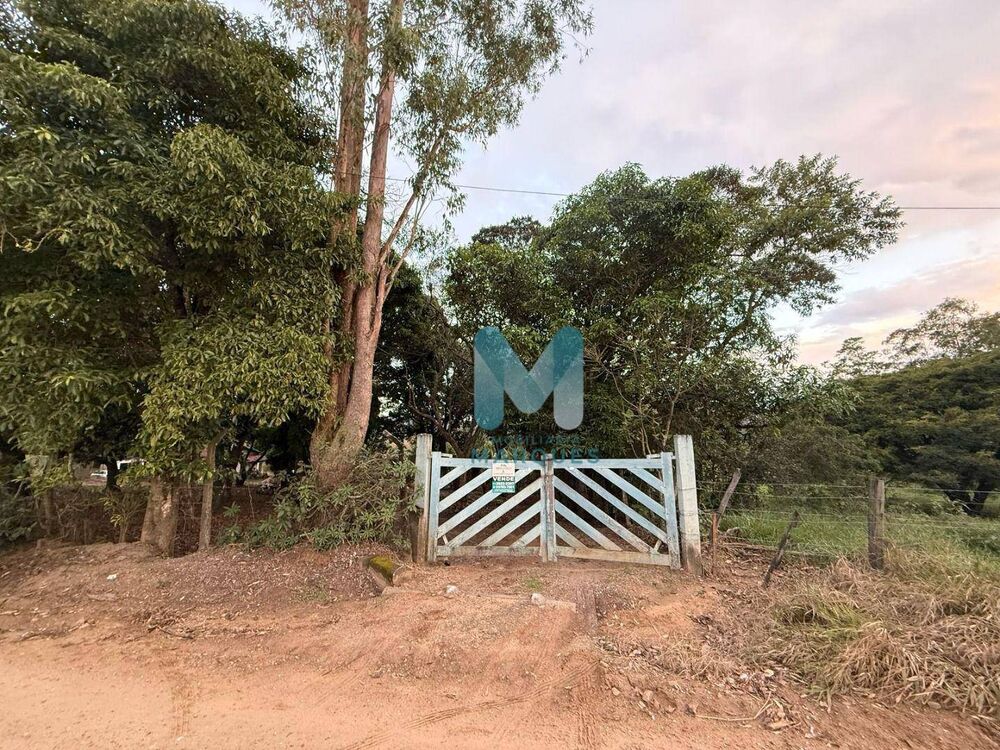 Chácara à venda com 3 quartos, 150m² - Foto 2
