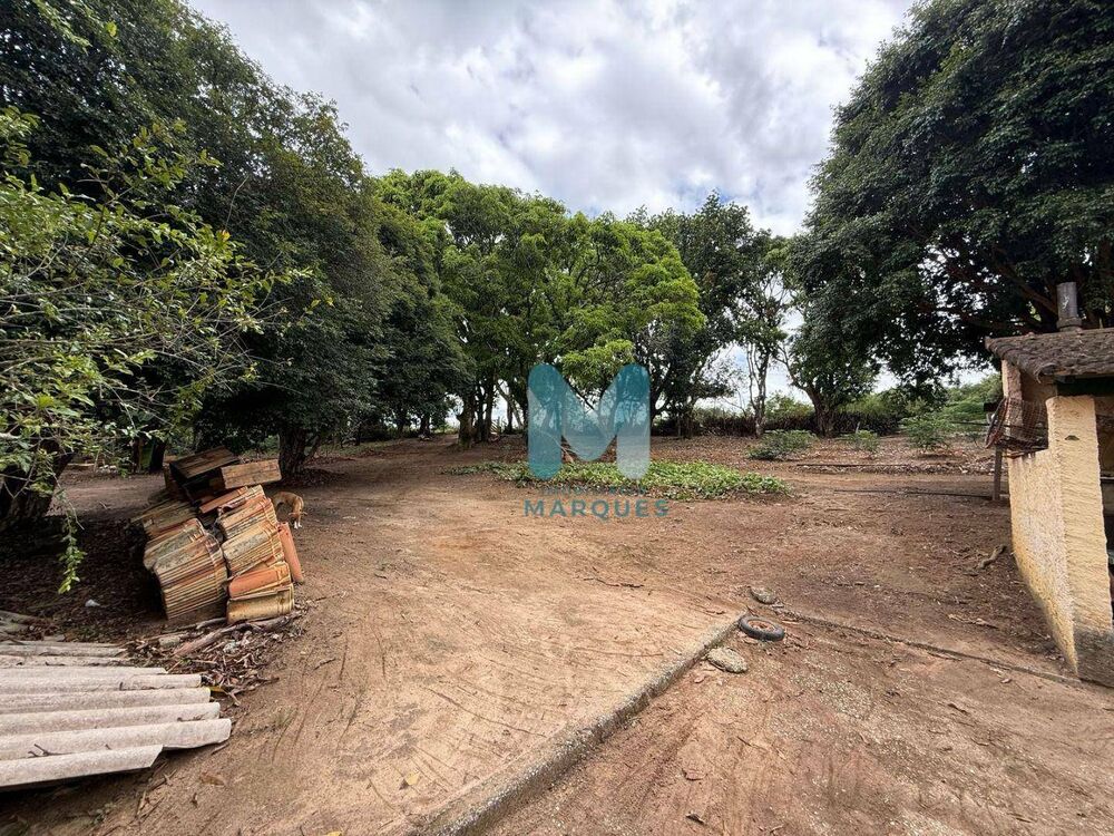 Chácara à venda com 3 quartos, 150m² - Foto 1