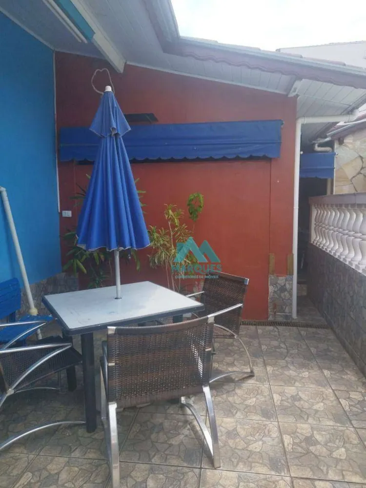 Casa, 3 quartos, 242 m² - Foto 2