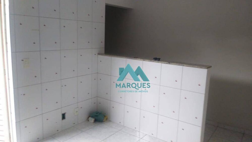 Casa à venda com 2 quartos, 90m² - Foto 5