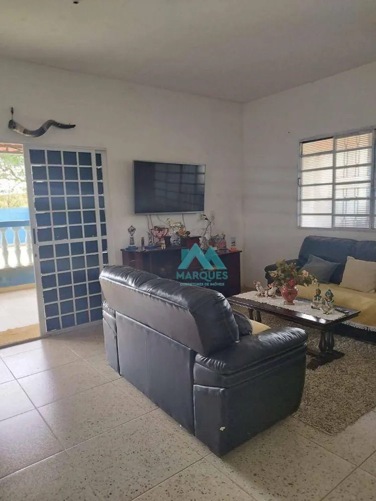 Chácara, 3 quartos, 3200 m² - Foto 1