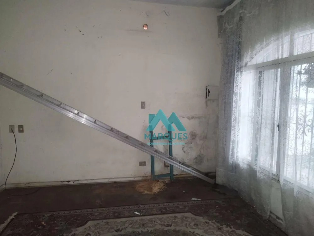 Casa, 3 quartos, 239 m² - Foto 1
