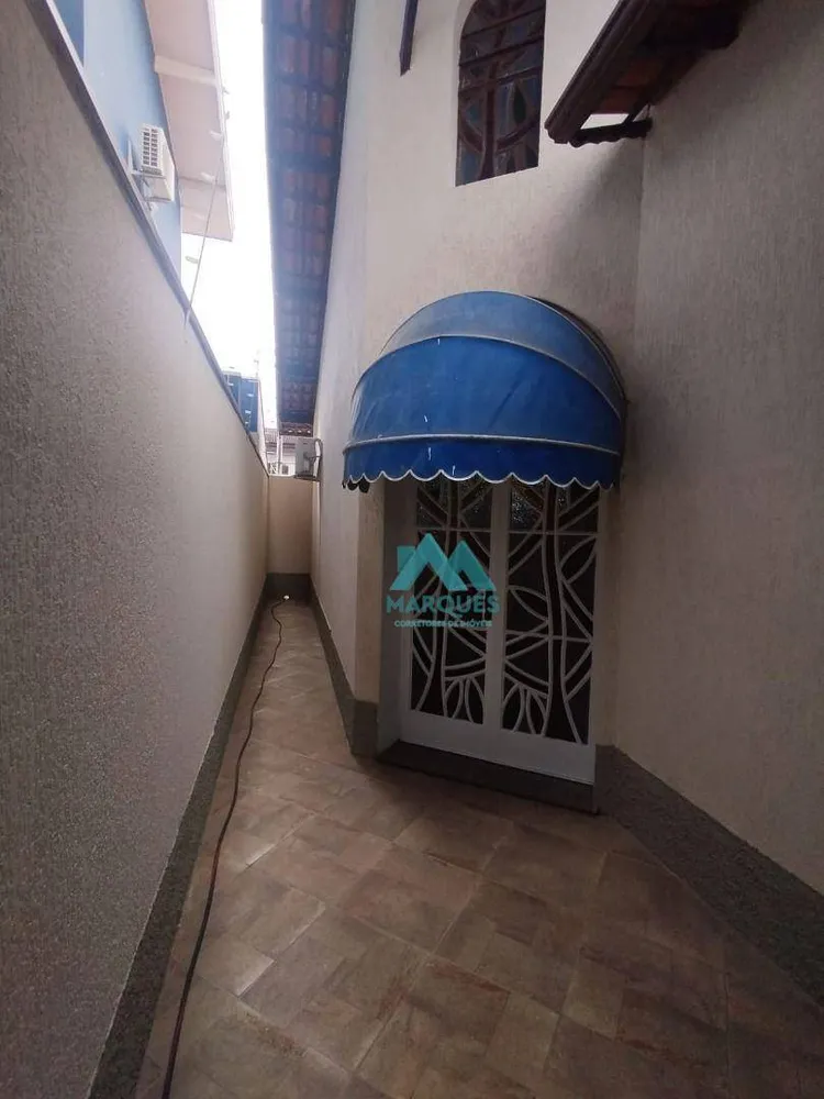 Casa, 3 quartos, 242 m² - Foto 2