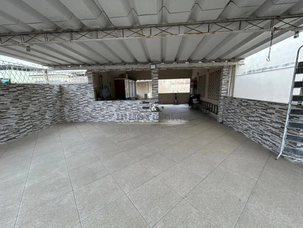 Casa, 3 quartos, 219 m² - Foto 2