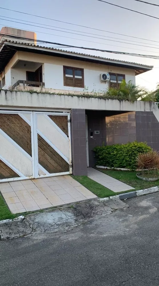 Casa à venda com 4 quartos, 240m² - Foto 1