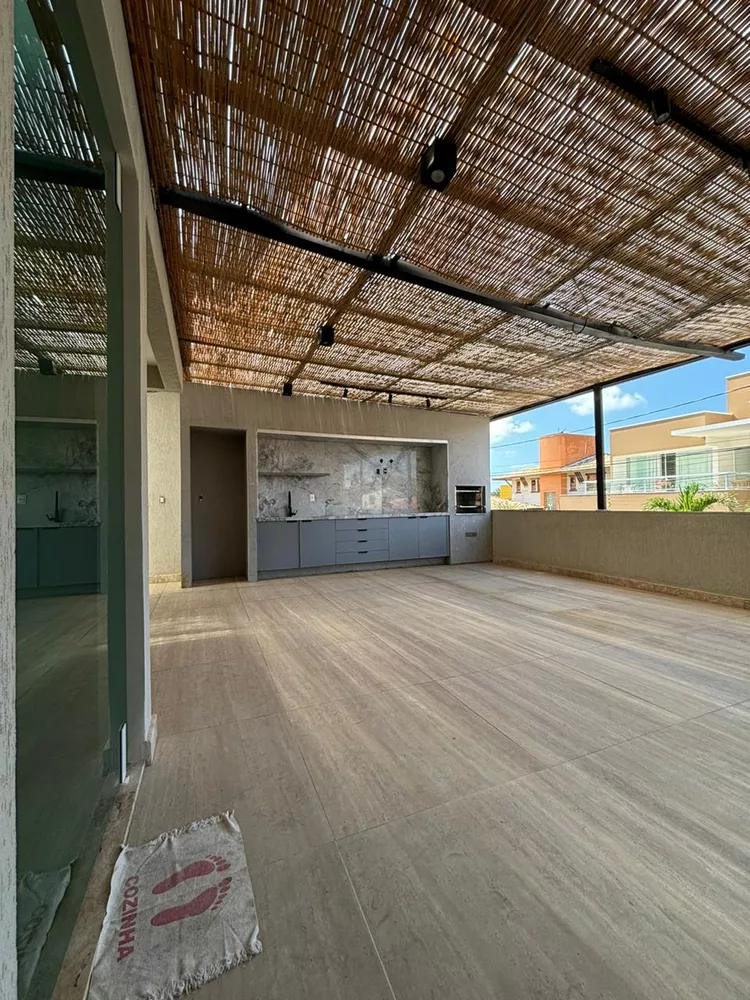 Casa à venda com 3 quartos, 320m² - Foto 2