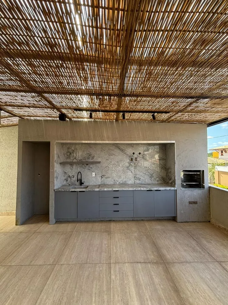 Casa à venda com 3 quartos, 320m² - Foto 4