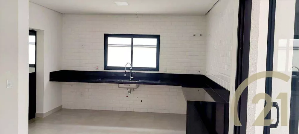 Casa de Condomínio à venda com 3 quartos, 248m² - Foto 2