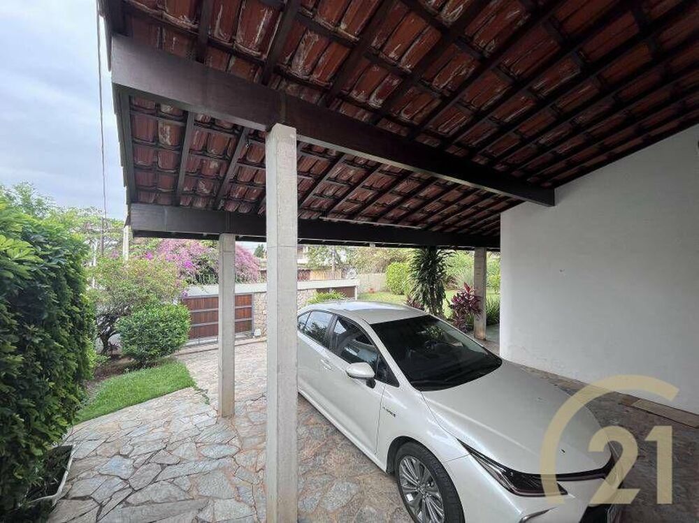 Casa à venda com 3 quartos, 332m² - Foto 5