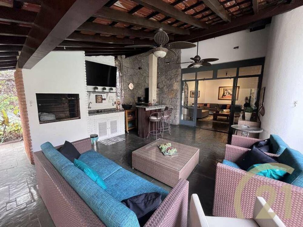 Casa à venda com 3 quartos, 332m² - Foto 4