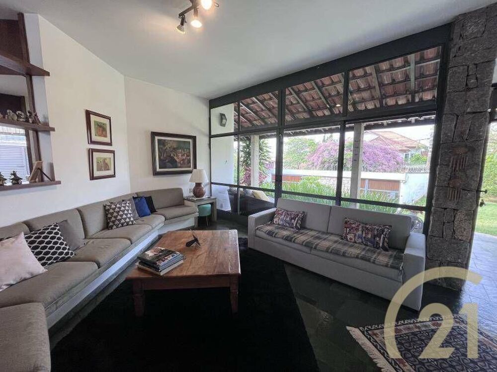 Casa à venda com 3 quartos, 332m² - Foto 2