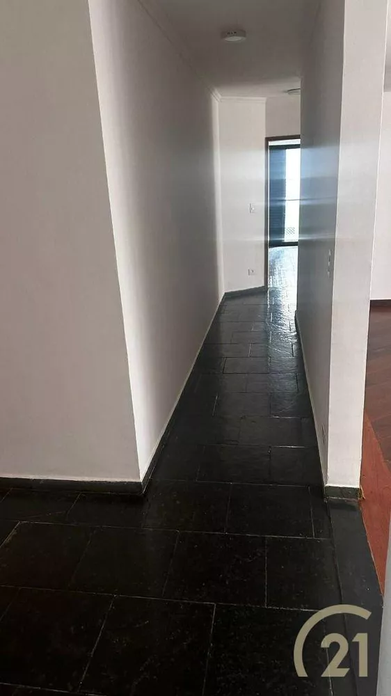 Apartamento para alugar com 3 quartos, 165m² - Foto 11