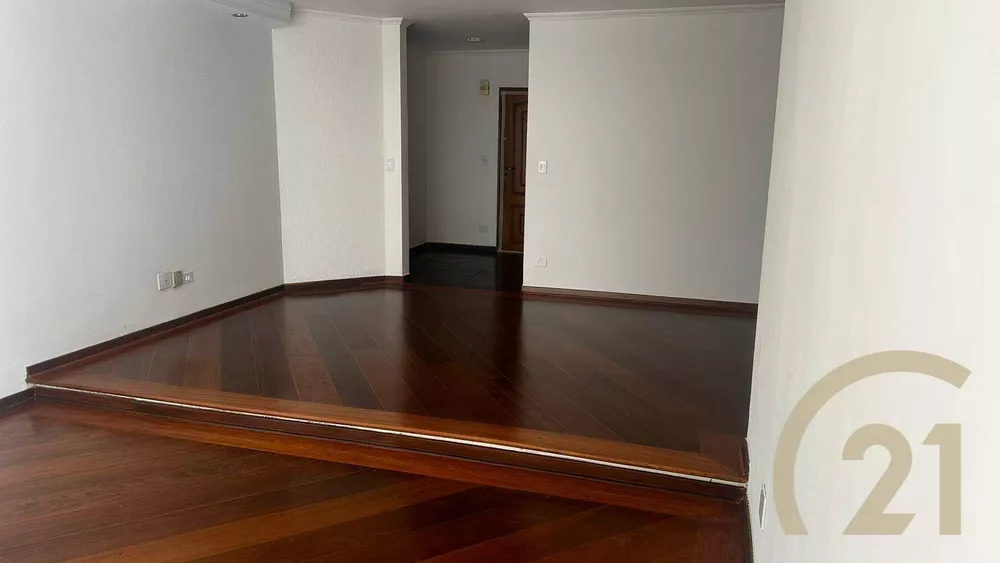 Apartamento para alugar com 3 quartos, 165m² - Foto 9